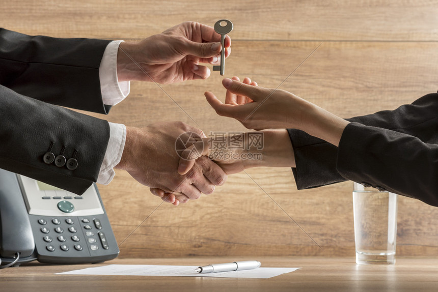 交易截止日前动向成悬念 火箭是否会补强或彻底摆烂引猜测