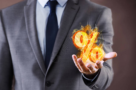 利益,困惑商人在高利益概念中签背景