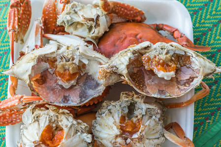 煮或蒸海花蟹特级是在泰国曼谷的泰国街头食品市场或餐厅出背景图片