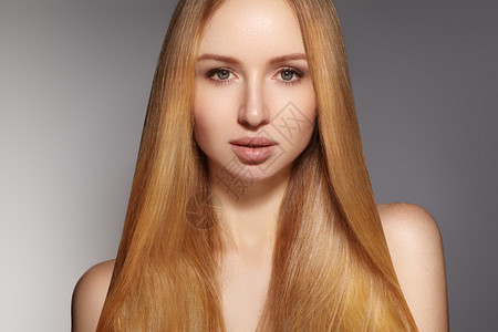 完美塑造眉形肖像感的金发女郎美丽光滑的发型图片