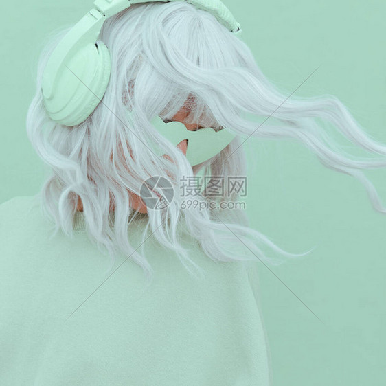 VanillaMintDjGirl单色风格时尚耳机图片