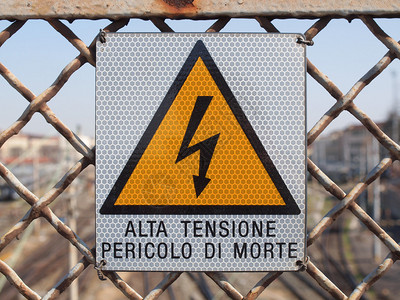 电击危险的标志意大利语图片