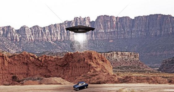 沙漠中的不明飞行物绑架图片