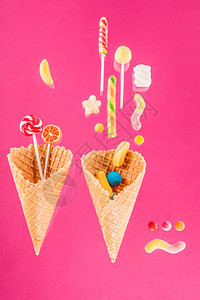 与不同的美味果冻冰淇淋和棒图片