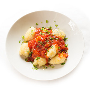 土豆汤团配番茄酱意大利菜图片
