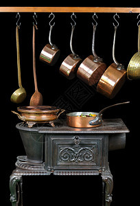 铜锅和厨房用具图片