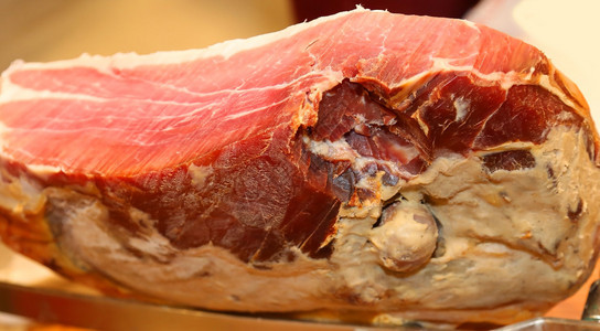 在意大利亚美莉亚罗曼尼亚地区被治愈的肉图片