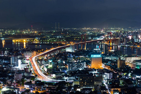 日本北九州夜间城市景观图片