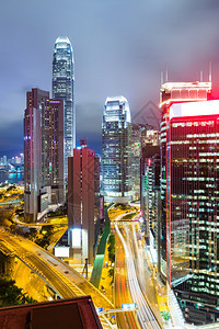 晚上在香港的办公大楼图片