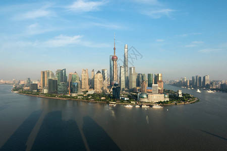 上海LujiazuiPudong中心商业中心黄浦河一带的图片