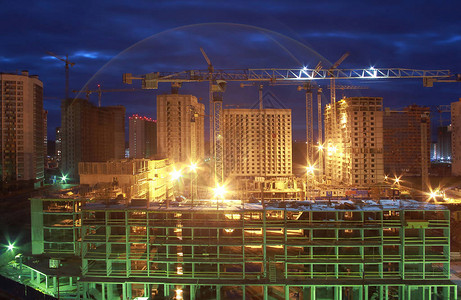 夜晚的建筑工地图片