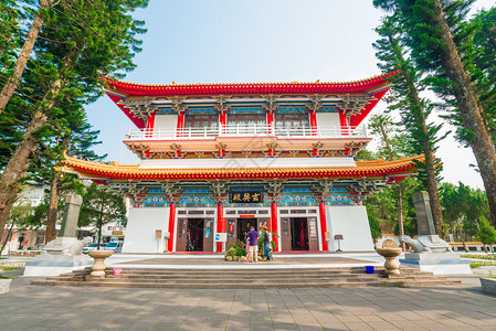 宝龙广场山丘日月湖附背景