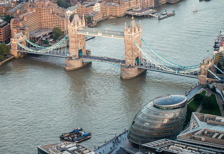 伦敦塔桥区域的鸟瞰图图片