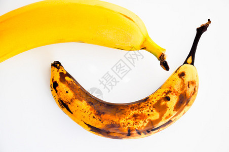 新鲜香蕉与发霉香蕉图片