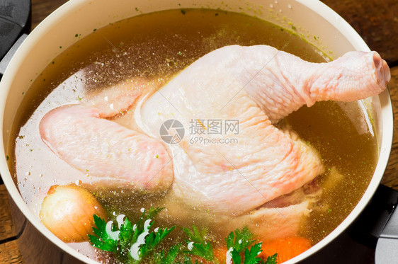 鸡汤清汤高汤平底锅煮图片