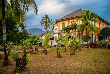 老挝的法国后殖民别墅之一图片
