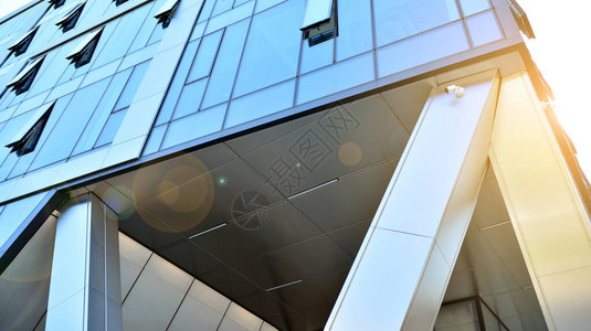 金属和玻璃壁材的组合立柱上的钢立面抽象的现代建筑高科技简约办公楼当代商业体系图片