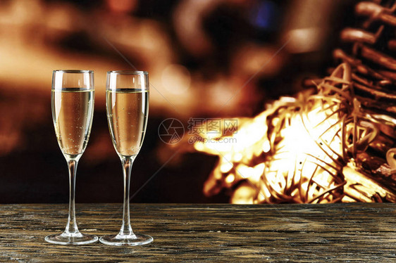 新年香槟杯圣诞节,带Bok图片