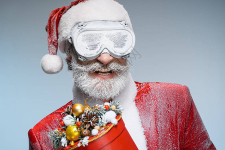 身着服装和保护眼镜的圣诞老人年长成人图片
