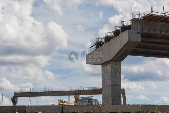 2019年7月22日在亚特兰大GA400号和I285号交叉路口部分图片