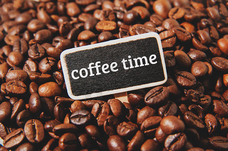 咖啡豆宏和小黑板文字咖啡时间图片