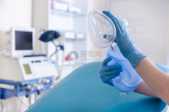 手术室麻醉设备手术期间要与氧气工具一起操图片