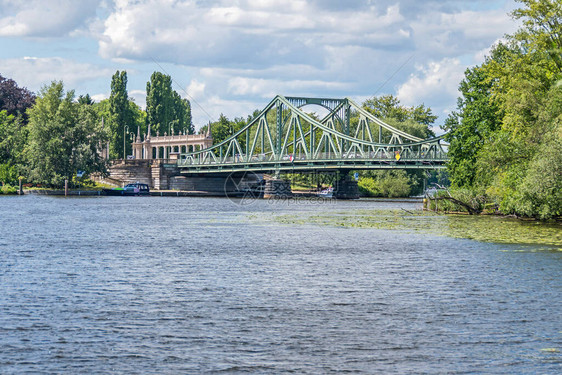 横跨哈维尔河的格里尼克大桥著名的间谍大桥从巴贝尔图片