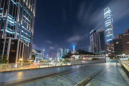 香港市中心的天际线在晚上图片