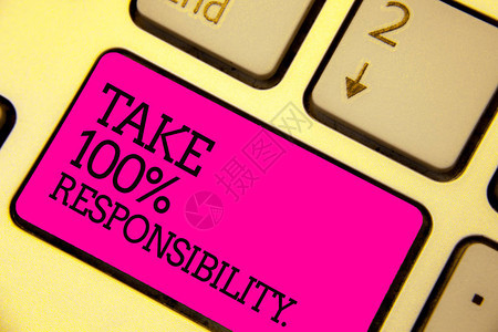 文字书写文本承担100项责任负责列出要执行的事情对象的业务概念键盘粉色键意图创建计算机图片