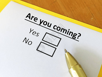 图片举手回答问题卡通人高清图片上课举手回答问题人物配图高清图片