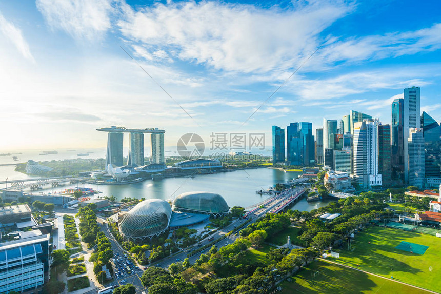在新加坡城市天际上建造外表城景的美丽建筑图片