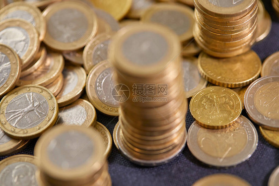 金欧元硬币金钱概念图片