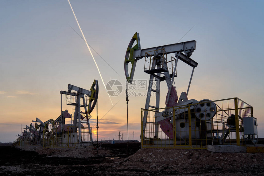 技术石油和天然气生产石油和天然气的生产运输和加工为高清图片下载-正版图片503807629-摄图网