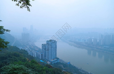 重庆江景河两岸高楼商业区风景城市景色山边的河背景图片