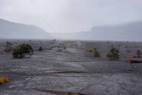 火山地貌平坦的低裂口表面与夏威夷岛的接合图片