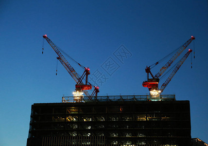 建筑工地的夜空中和夜图片