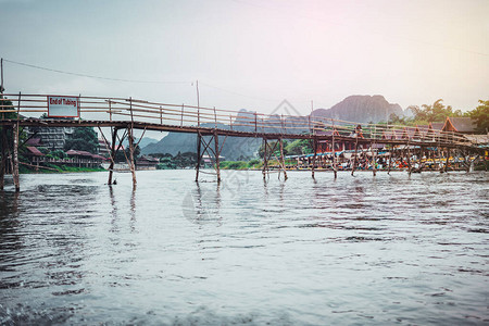 老挝万荣宋河大桥图片