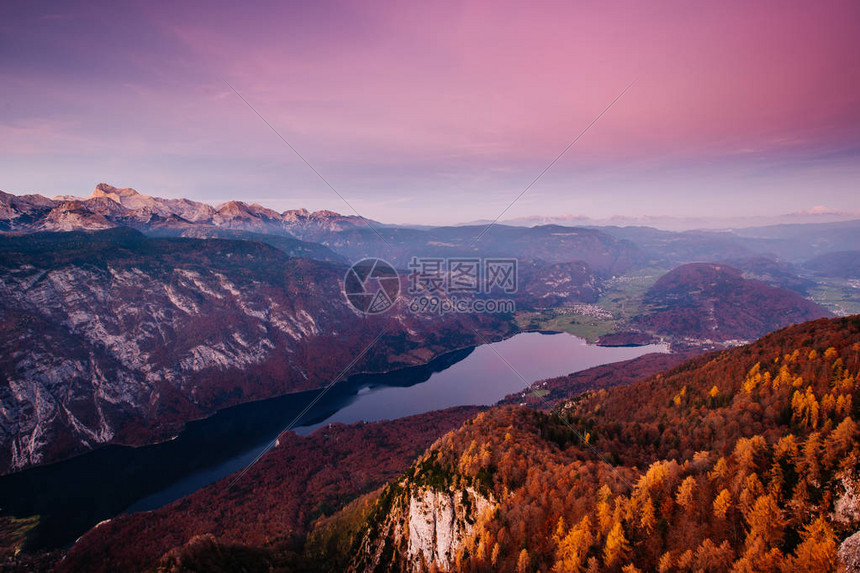 日落时从Vogel来的Bohinj湖图片