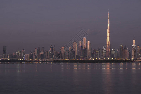 从迪拜希腊港拍摄的日出美景图片