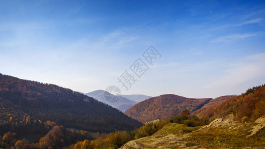 风景明媚的秋天风景图片