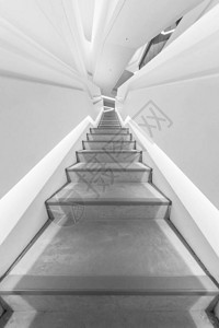 现代建筑中的空未来主义的楼梯建筑抽象图片