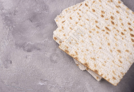 传统的犹太面包马茨哈图片