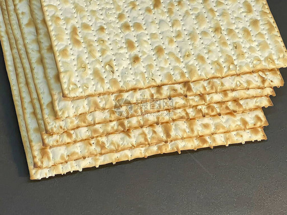 犹太人逾越节日用犹太Matzah面包的皮饼替代面包图片
