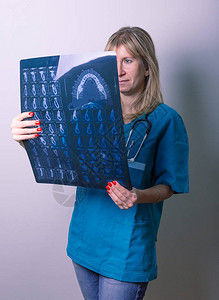 医院女医生的X光片照她图片