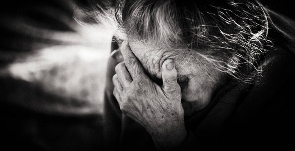 满脸皱纹的老爷爷图片