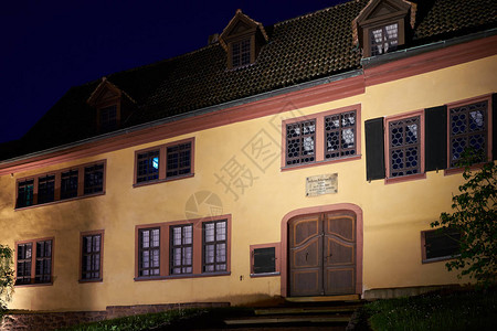 曾被错误地视为作曲家约翰塞巴斯蒂安巴赫出生地的旧城镇Eisenach的Bach图片