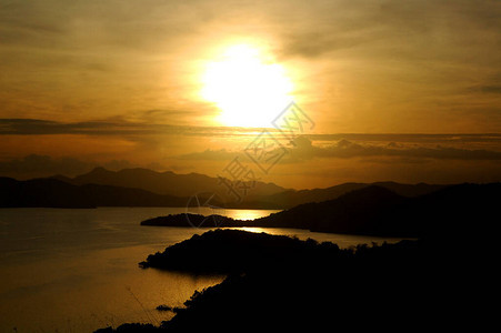 菲律宾帕拉万州科隆山Coron的山图片
