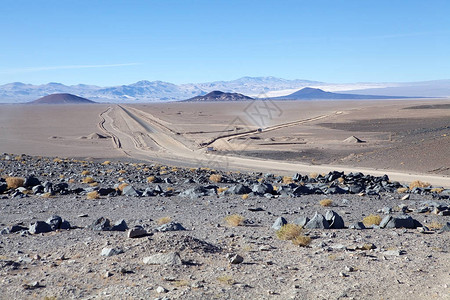 阿根廷普纳阿塔卡马火山的景观PunadeAtacama是智利北部和阿根廷安第斯山脉的干旱高原在阿根廷图片