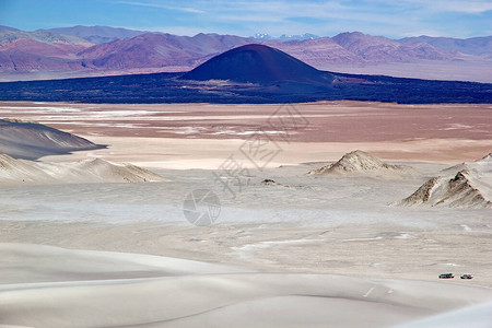 阿根廷普纳阿塔卡马的卡拉奇潘帕火山PunadeAtacama是智利北部和阿根廷安第斯山脉的干旱高原在阿根廷图片
