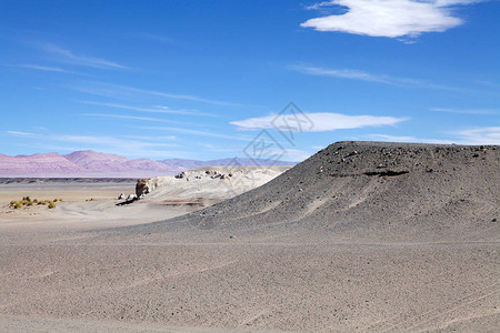 阿根廷普纳阿塔卡马火山卡拉奇潘帕火山的景观PunadeAtacama是智利北部和阿根廷安第斯山脉的干旱高原在阿根廷图片